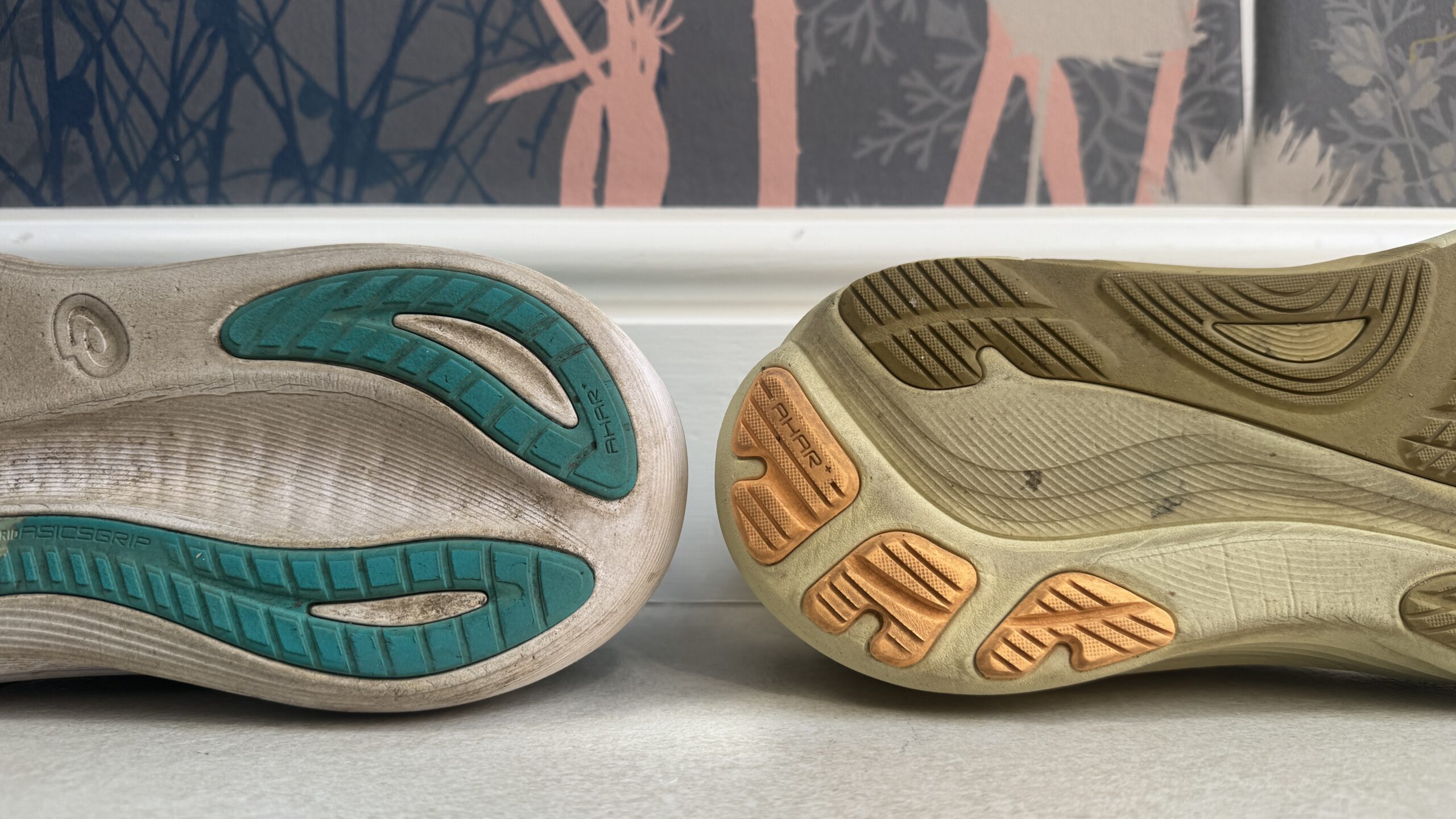 ASCIS Gel Kayano 32 vs Nimbus 27_Outsole Heels