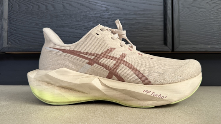 ASICS Novablast 6