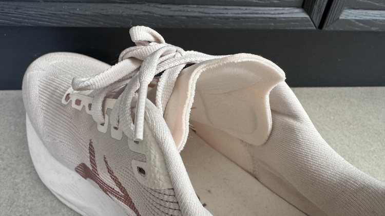 ASICS Novablast 6 Tongue ASICS Novablast 6 Tongue