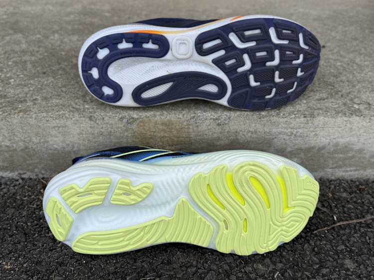 Adrenaline GTS 24 vs Glycerin 22 Outsole Adrenaline GTS 24 vs Glycerin 22 Outsole