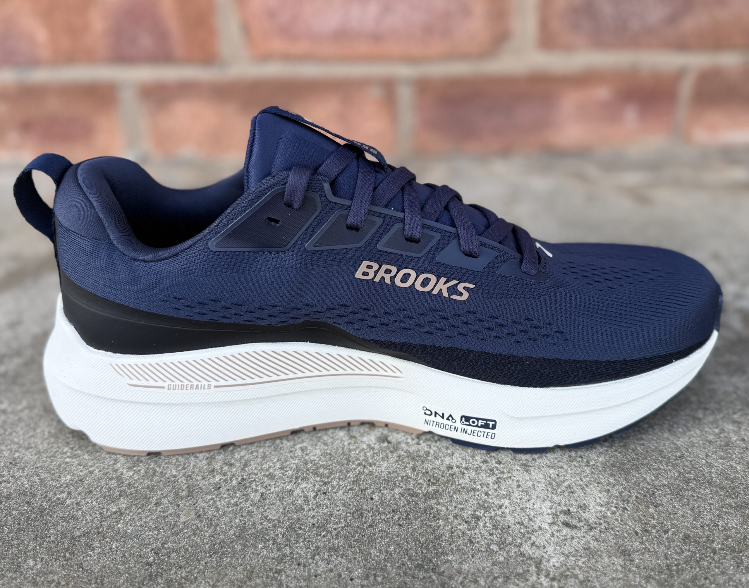 Brooks Beast GTS 26 Midsole DNA Loft V3