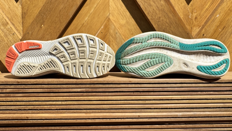 Brooks Ghost 17 vs ASICS Gel Nimbus 27 Outsole wide Brooks Ghost 17 vs ASICS Gel Nimbus 27 Outsole wide