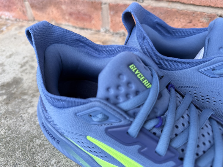 Brooks Glycerin 23 Heel Collar - Tongue and Lacing