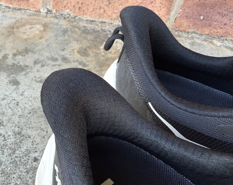 HOKA Transport 2 Heel Collar