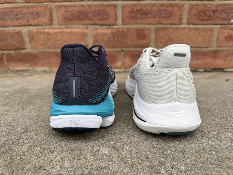 Mizuno Wave Inspire 22 vs 21 - Heel Rear Mizuno Wave Inspire 22 vs 21 - Heel Rear