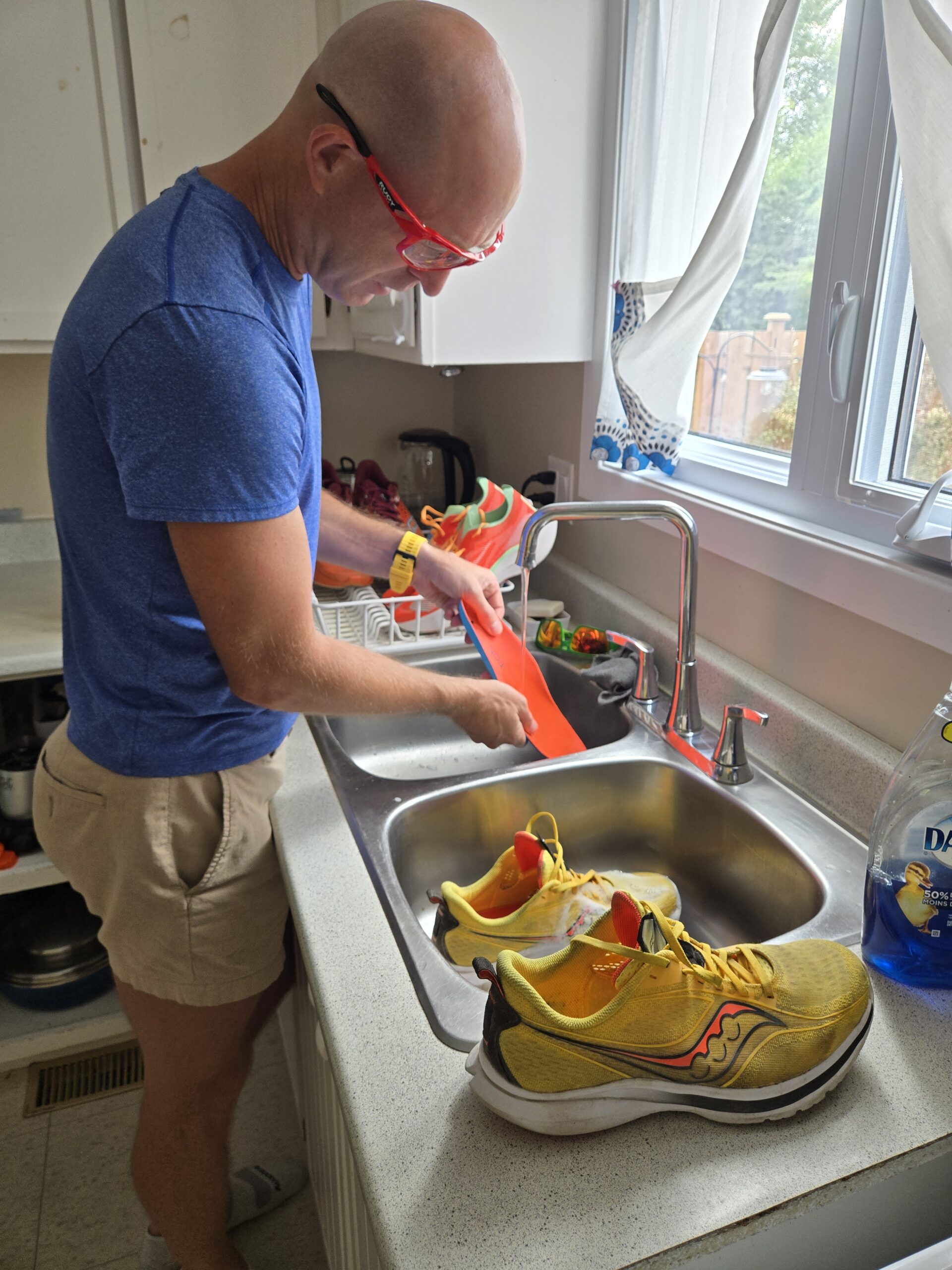 Rinsing the Insole Rinsing the Insole