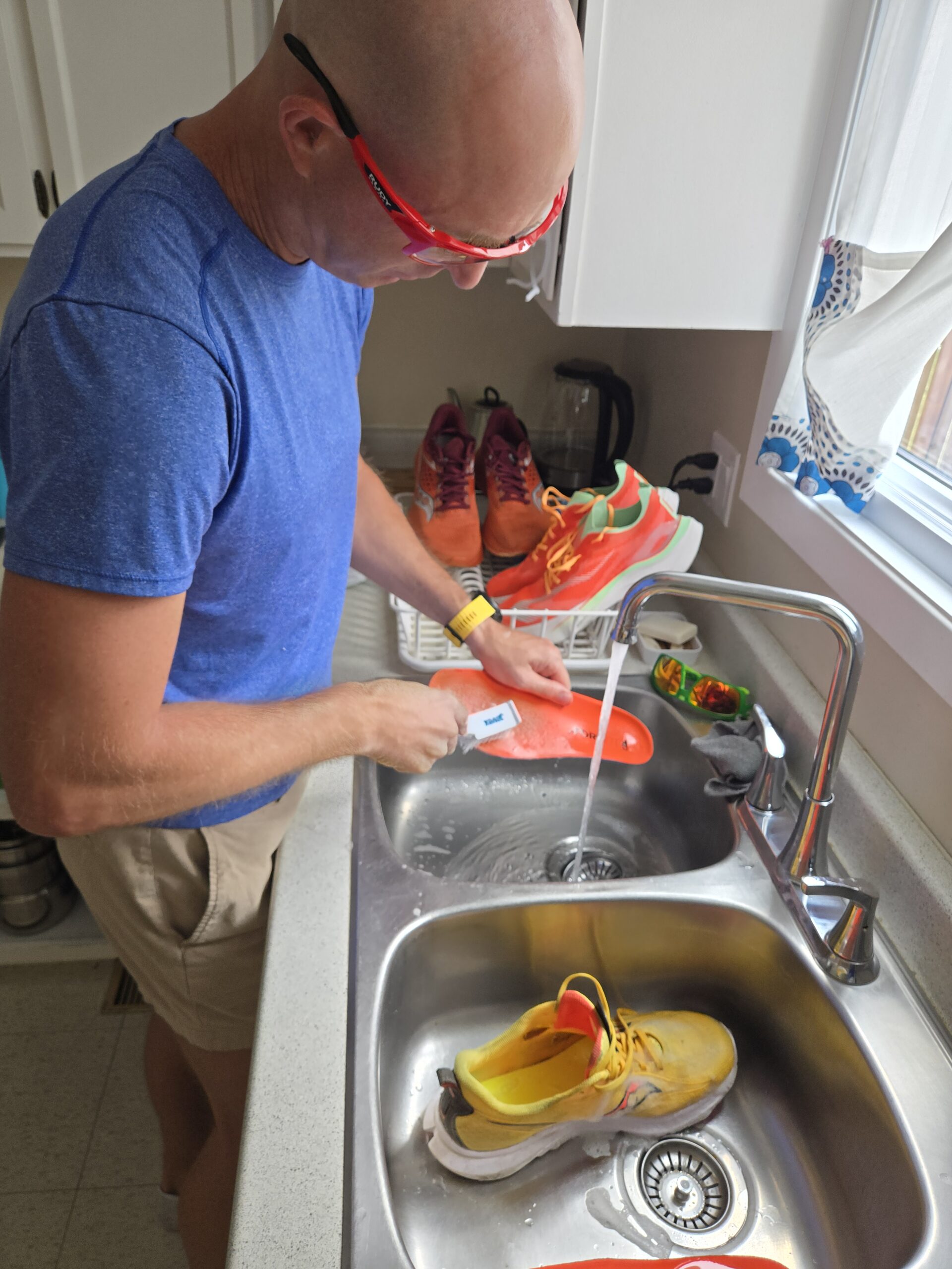 Scrubbing the Insole Scrubbing the Insole